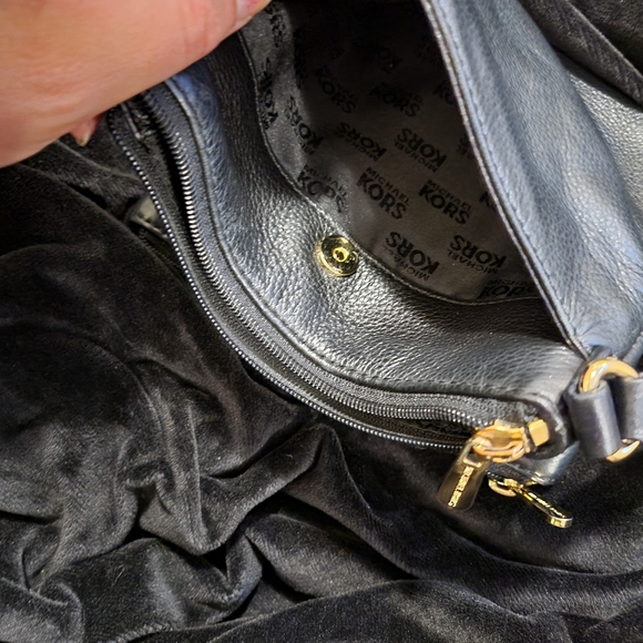 Cute crossbody MK bag - Picture 3 of 3